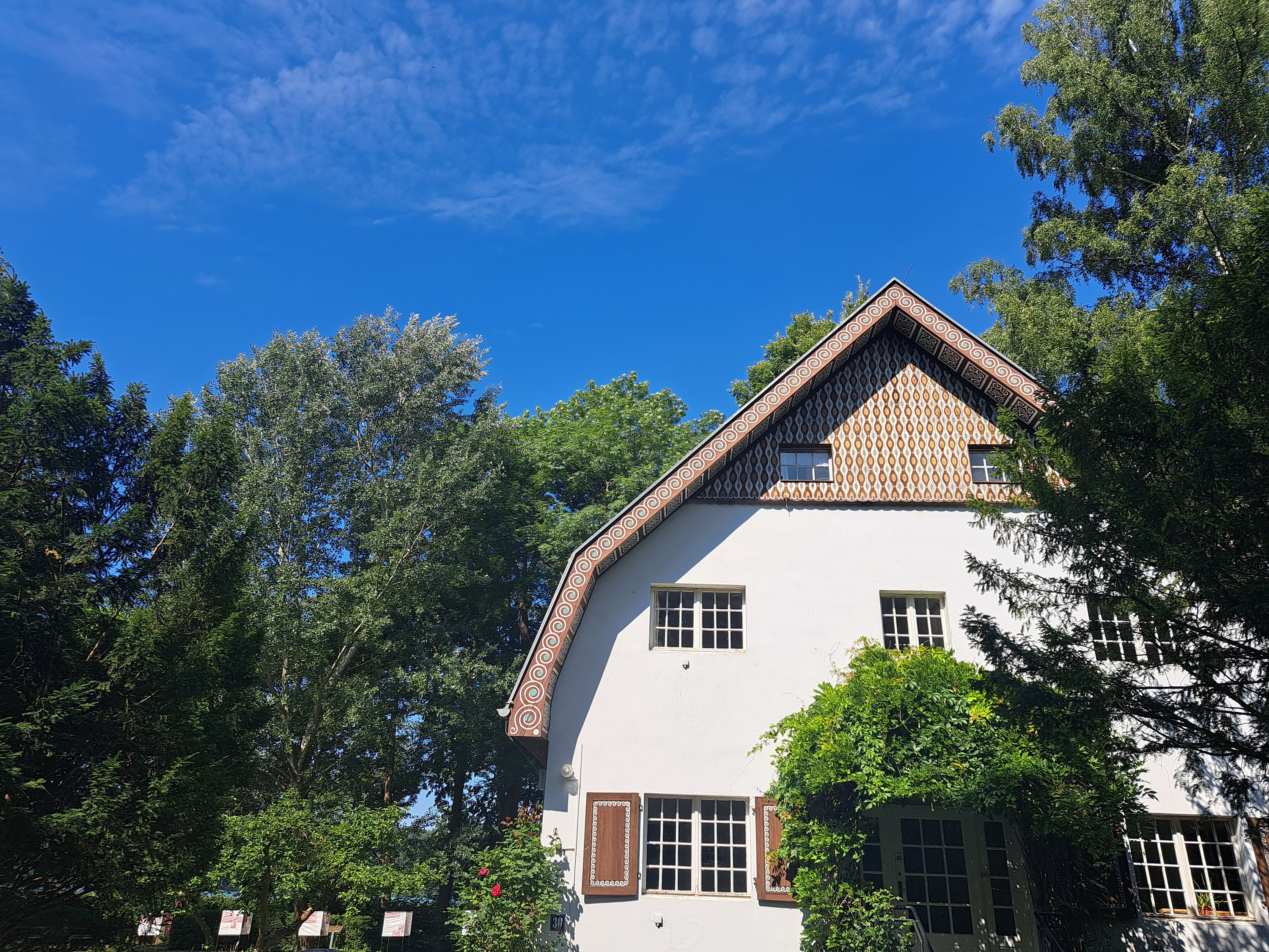 Vorschau auf das Video über das Brecht-Weigel-Haus mit Play-Button Symbol